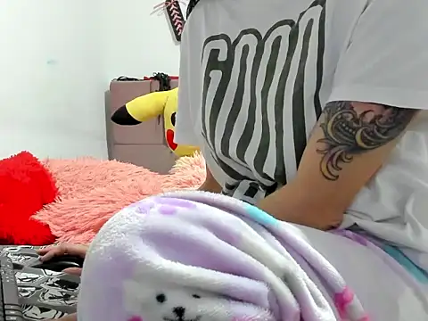 Sexualadiccion  online show from September 15, 2025, 5:02 pm