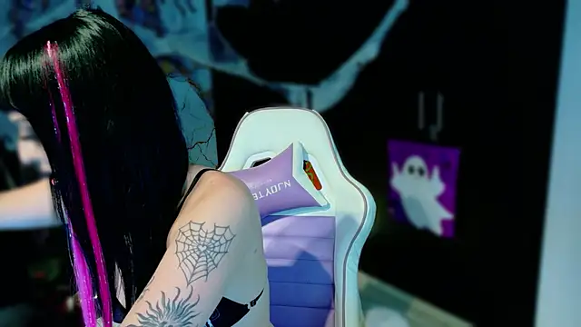 Snapshot of Madison_Jackson chatting on October 15, 2025, 9:26 pm Madison Jackson online show from October 15, 2025, 9:26 pm