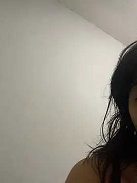 Snapshot of Julinhasz chatting on April 16, 2026, 12:00 am Julinhasz online show from April 16, 2026, 12:00 am