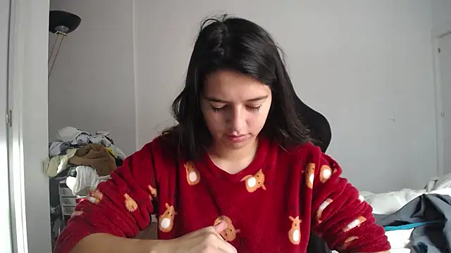 Contantin helena online show from December 4, 2025, 10:57 am