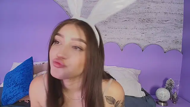 Giaa Ross online show from April 7, 2026, 7:47 pm