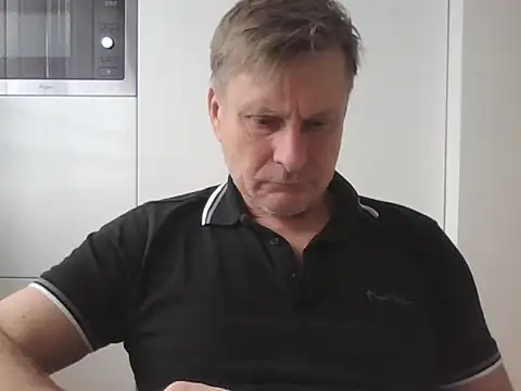 Snapshot of johnnym1 chatting on January 8, 2025, 12:26 pm johnnym1 online show from January 8, 2025, 12:26 pm