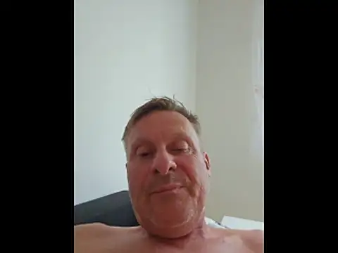 Snapshot of johnnym1 chatting on June 3, 2026, 9:01 am johnnym1 online show from June 3, 2026, 9:01 am