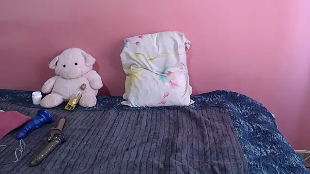 Snapshot of Susanlover chatting on December 13, 2025, 8:36 pm Susanlover online show from December 13, 2025, 8:36 pm