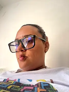 keirabbw online show from November 6, 2025, 4:52 pm