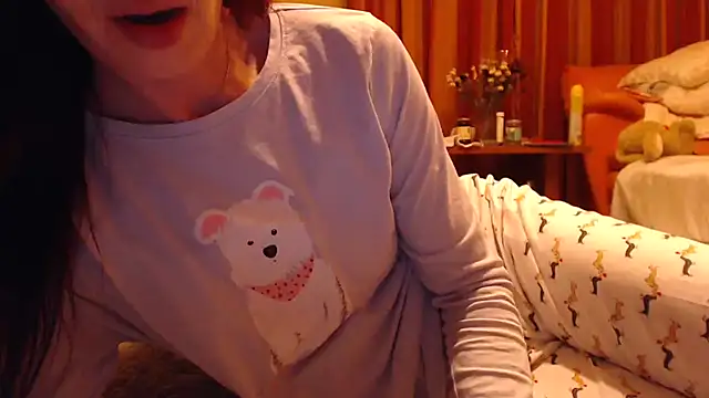 LovelyAndraGirl online show from May 16, 2026, 8:07 pm