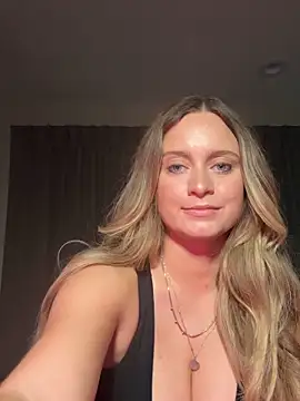 Sophie Raegan online show from December 16, 2025, 8:41 am