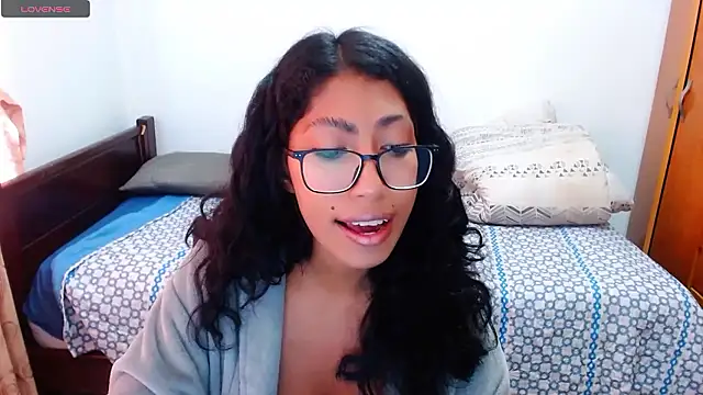 sofia rosse4 online show from January 13, 2026, 12:32 pm