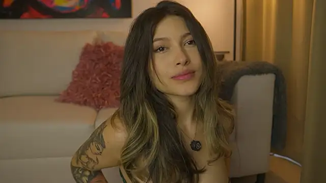 Snapshot of AyraSmith_ chatting on February 12, 2026, 9:43 pm AyraSmith online show from February 12, 2026, 9:43 pm