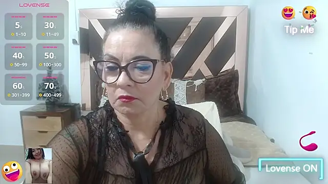 lindaesmeralda online show from November 19, 2025, 12:05 pm