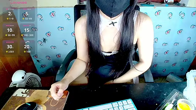   Saphia   online show from April 13, 2026, 4:23 pm