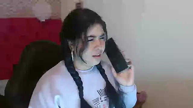 Snapshot of celeste_loves chatting on December 11, 2024, 1:17 pm celeste loves online show from December 11, 2024, 1:17 pm