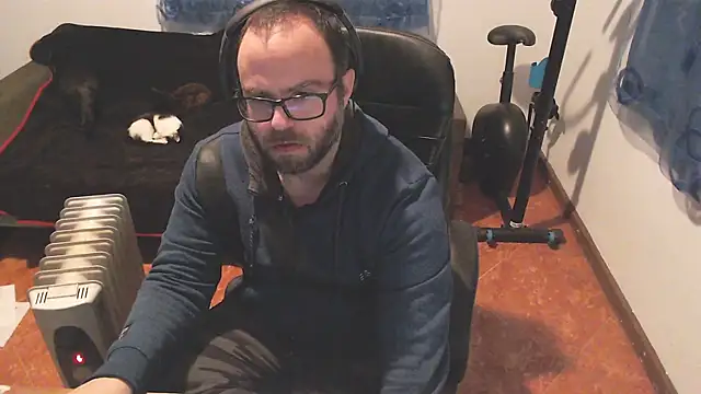 ravingr4d4 online show from February 14, 2025, 10:14 pm