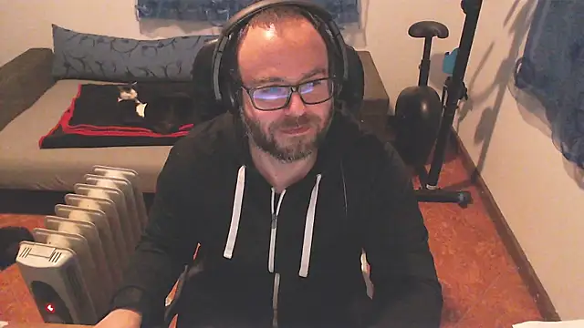 ravingr4d4 online show from February 15, 2025, 10:42 pm