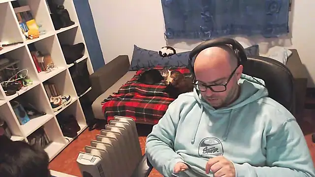ravingr4d4 online show from February 22, 2025, 10:42 pm
