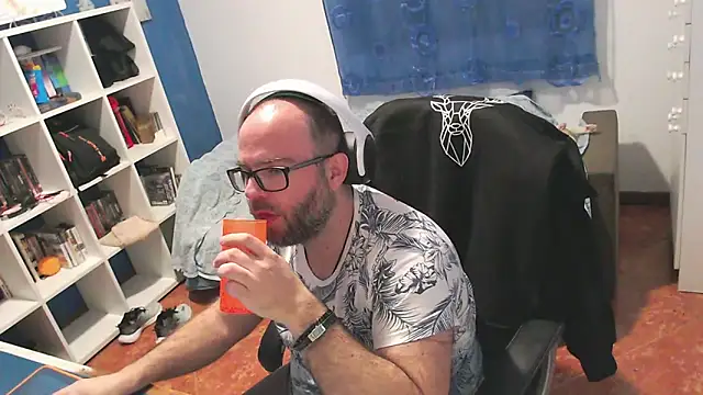 ravingr4d4 online show from February 21, 2026, 12:44 am