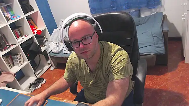 ravingr4d4 online show from May 20, 2026, 10:27 pm