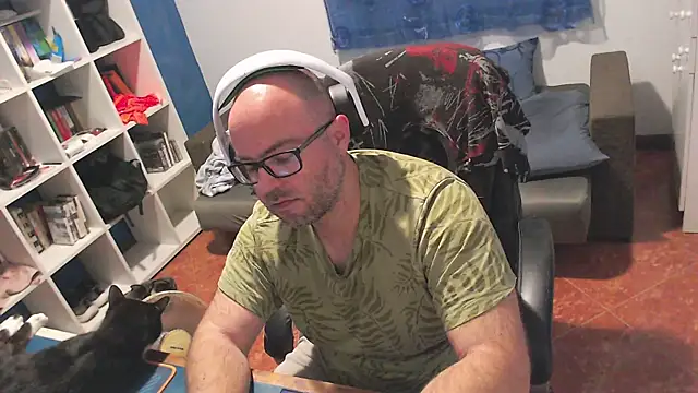 ravingr4d4 online show from May 26, 2026, 9:55 pm