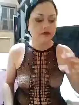 Snapshot of LilithRos3 chatting on October 17, 2025, 8:33 pm LilithRos3 online show from October 17, 2025, 8:33 pm
