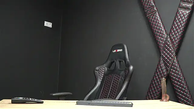 CelineConner online show from December 19, 2025, 5:14 am