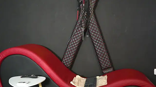 CelineConner online show from April 7, 2026, 4:35 am