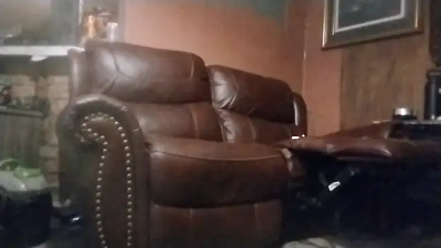 Snapshot of AlphaAlluring69 chatting on November 27, 2025, 11:01 am AlphaAlluring69 online show from November 27, 2025, 11:01 am