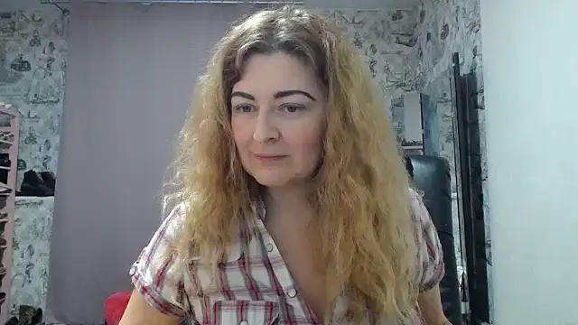 Helen1974 online show from February 3, 2025, 1:30 pm