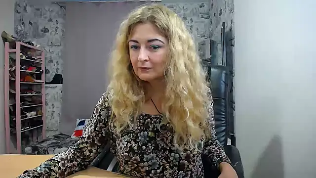 Helen1974 online show from October 22, 2025, 12:38 pm