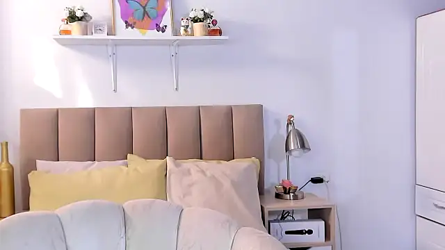 Zoe Gruber online show from February 10, 2026, 9:41 pm