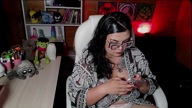 juliette rd online show from November 19, 2025, 8:25 am