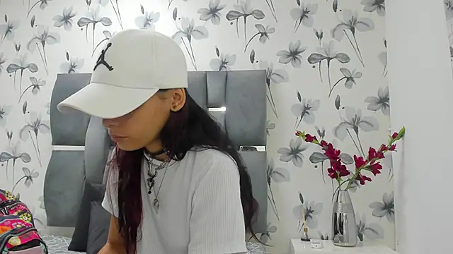 Ehotloveaxxx online show from November 1, 2025, 2:08 pm