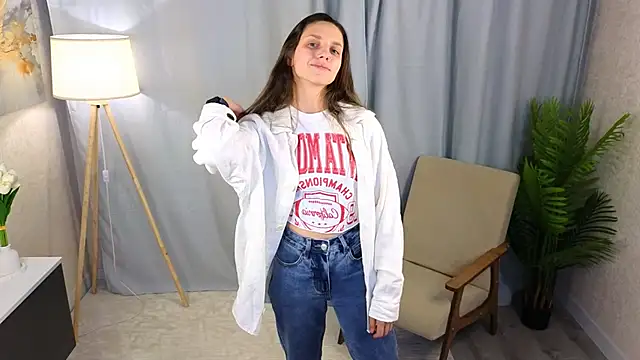 JaniceHanson online show from November 24, 2025, 5:07 am