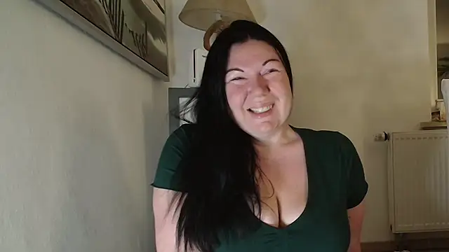 p6w official online show from November 14, 2025, 4:33 am