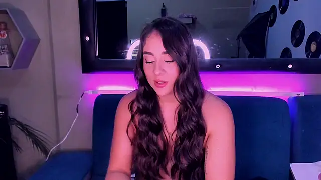 Sussy Bell01 online show from December 12, 2024, 2:26 am