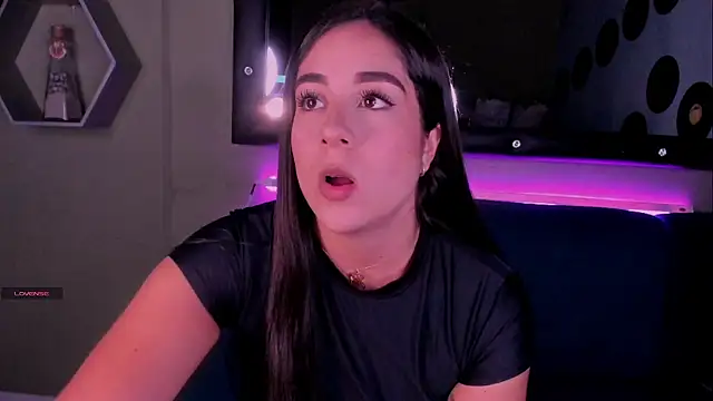 Sussy Bell01 online show from January 30, 2025, 8:21 pm