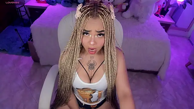 conny  curly online show from February 1, 2025, 1:09 pm