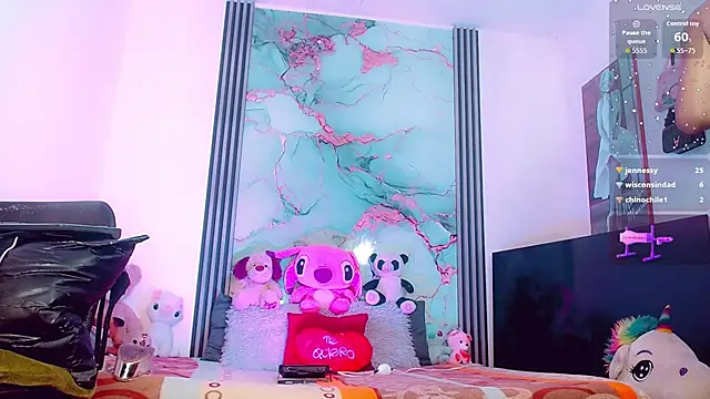  ChanellR  online show from September 23, 2025, 11:08 pm