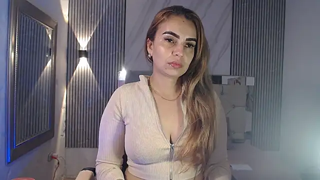 ashley  tylor online show from December 18, 2025, 11:00 pm