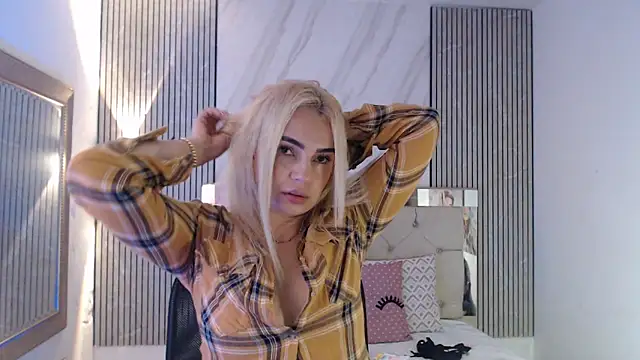 Snapshot of ashley__tylor chatting on June 8, 2026, 3:56 pm ashley tylor online show from June 8, 2026, 3:56 pm