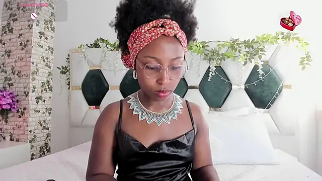 EmmaSanzz  online show from January 28, 2025, 11:49 am