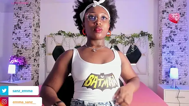 EmmaSanzz  online show from February 3, 2025, 11:31 am