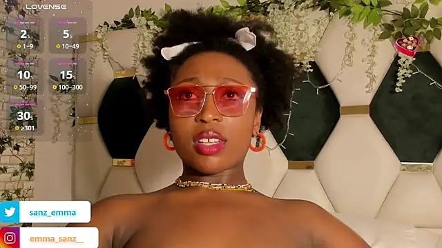 EmmaSanzz  online show from February 4, 2025, 5:55 pm