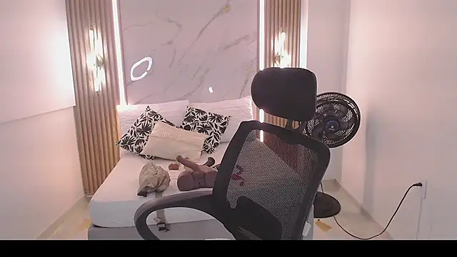 Mariana Rojas online show from March 20, 2026, 5:34 am