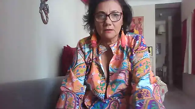 Snapshot of LadyLizi chatting on June 2, 2026, 10:06 am LadyLizi online show from June 2, 2026, 10:06 am