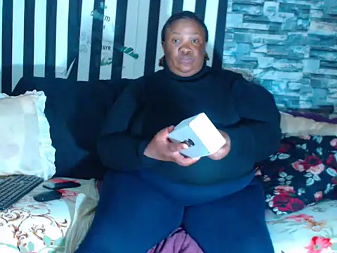 BigHotMatureXx online show from December 13, 2025, 8:25 pm