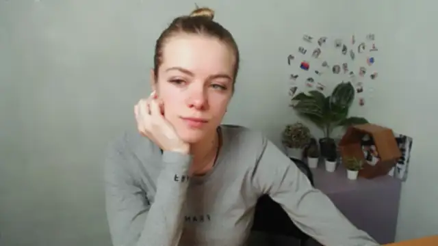 AliceFlirtt  online show from December 17, 2025, 9:59 am