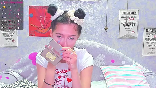 Vanessa Florence online show from December 8, 2024, 1:24 am