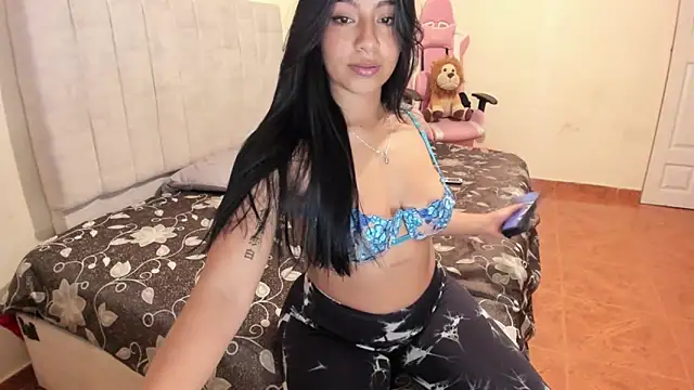 Snapshot of julieth_hot69 chatting on December 17, 2024, 7:48 pm julieth hot69 online show from December 17, 2024, 7:48 pm