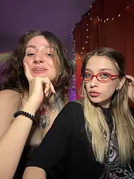 Dooubletroublee online show from December 13, 2024, 1:37 am