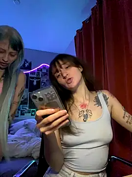 Dooubletroublee online show from October 25, 2025, 11:21 pm